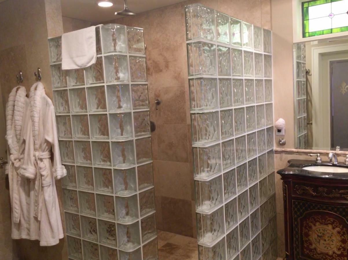 The Villa Bed & Breakfast (Adults Only) Τακόμα Δωμάτιο φωτογραφία