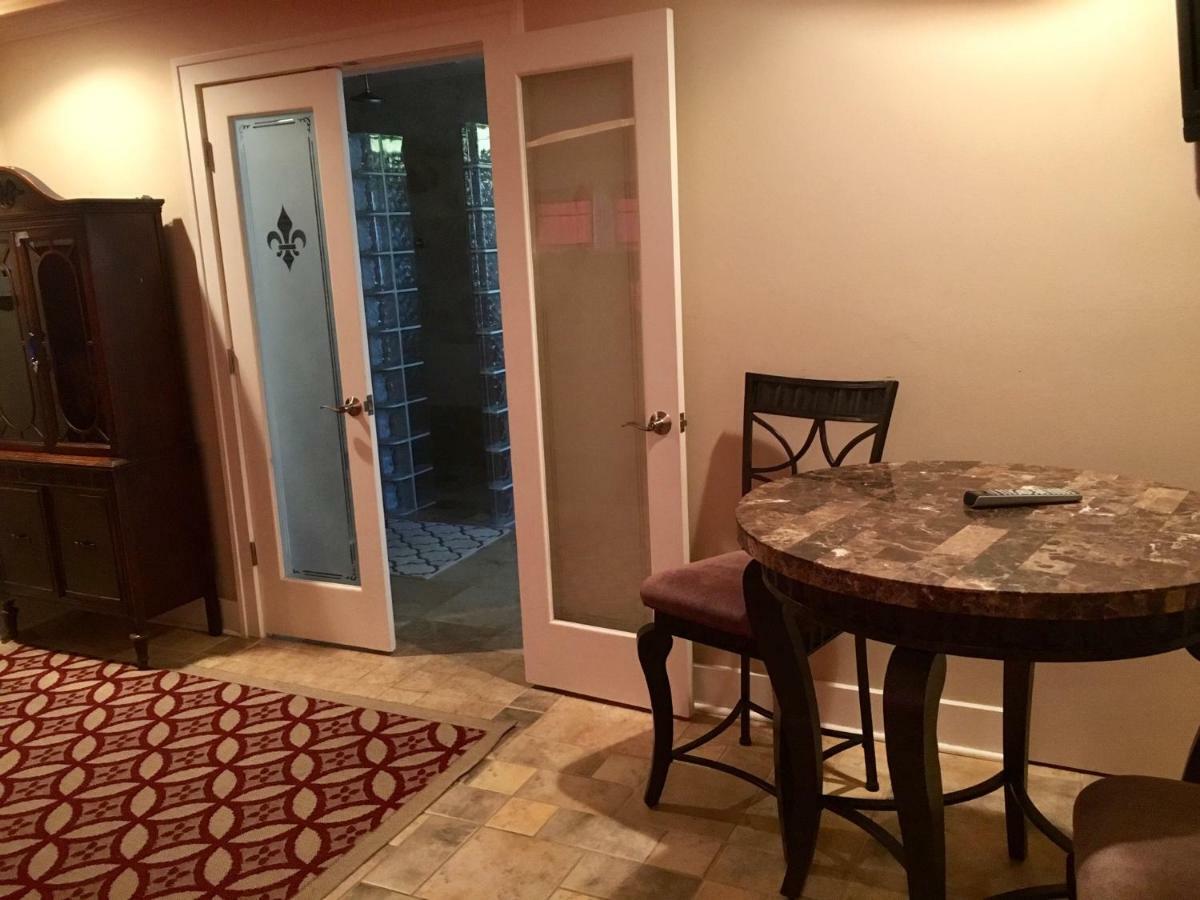The Villa Bed & Breakfast (Adults Only) Τακόμα Δωμάτιο φωτογραφία