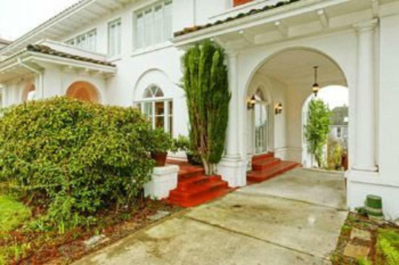 The Villa Bed & Breakfast (Adults Only) Τακόμα Εξωτερικό φωτογραφία